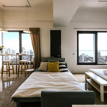 Muji Studio 2 - Seaview At 218 Tropicana Near Komtar Food Heaven With Netflix & Tv Box Georgetown Exterior foto